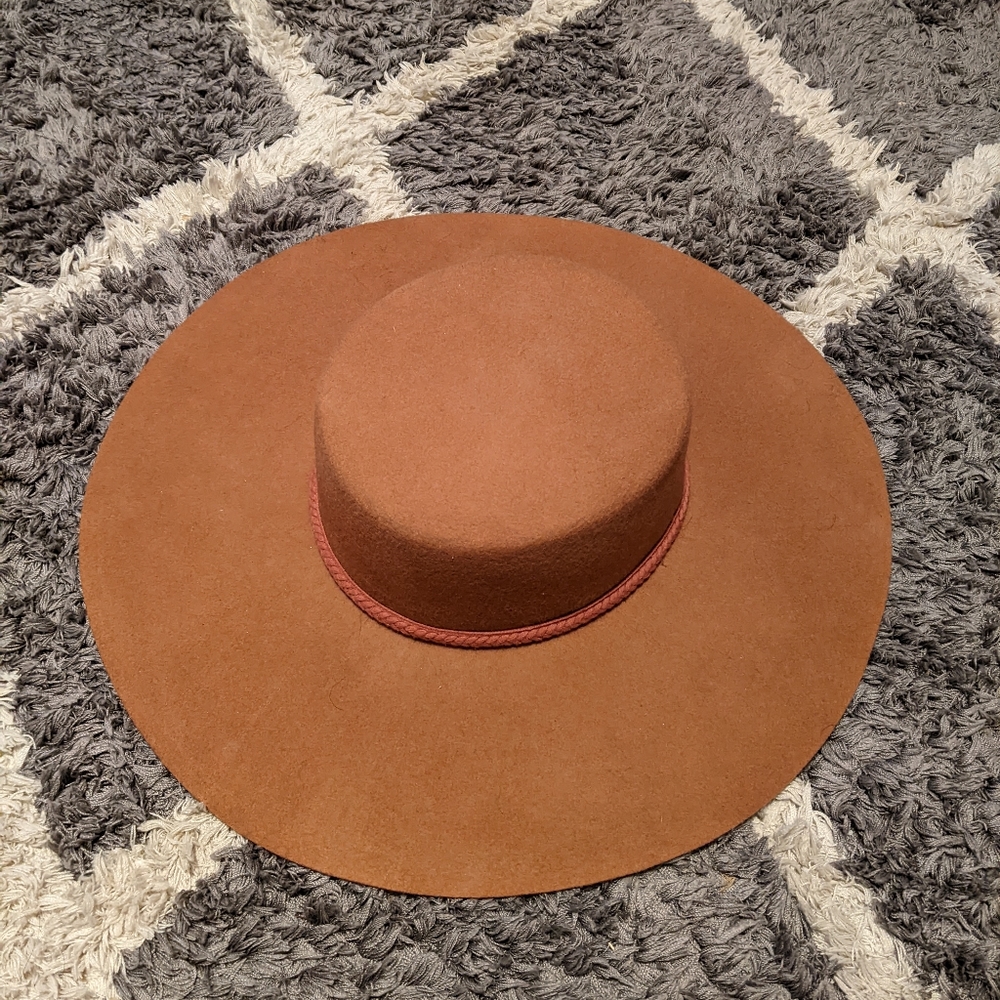 NWT Universal Thread Wide Brim Felt Boater Hat with Decorative Band Rust Color - Picture 4 of 6